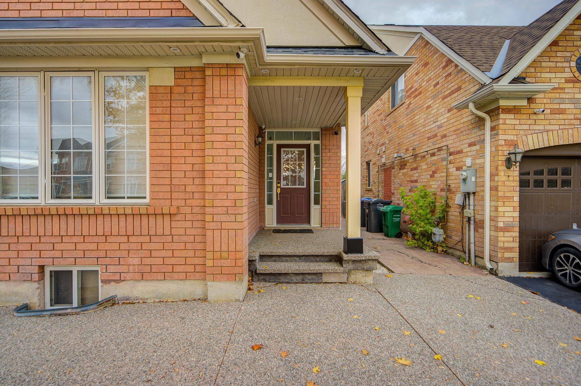 Brampton, ON L6S 6L2,25 Dwyer DR