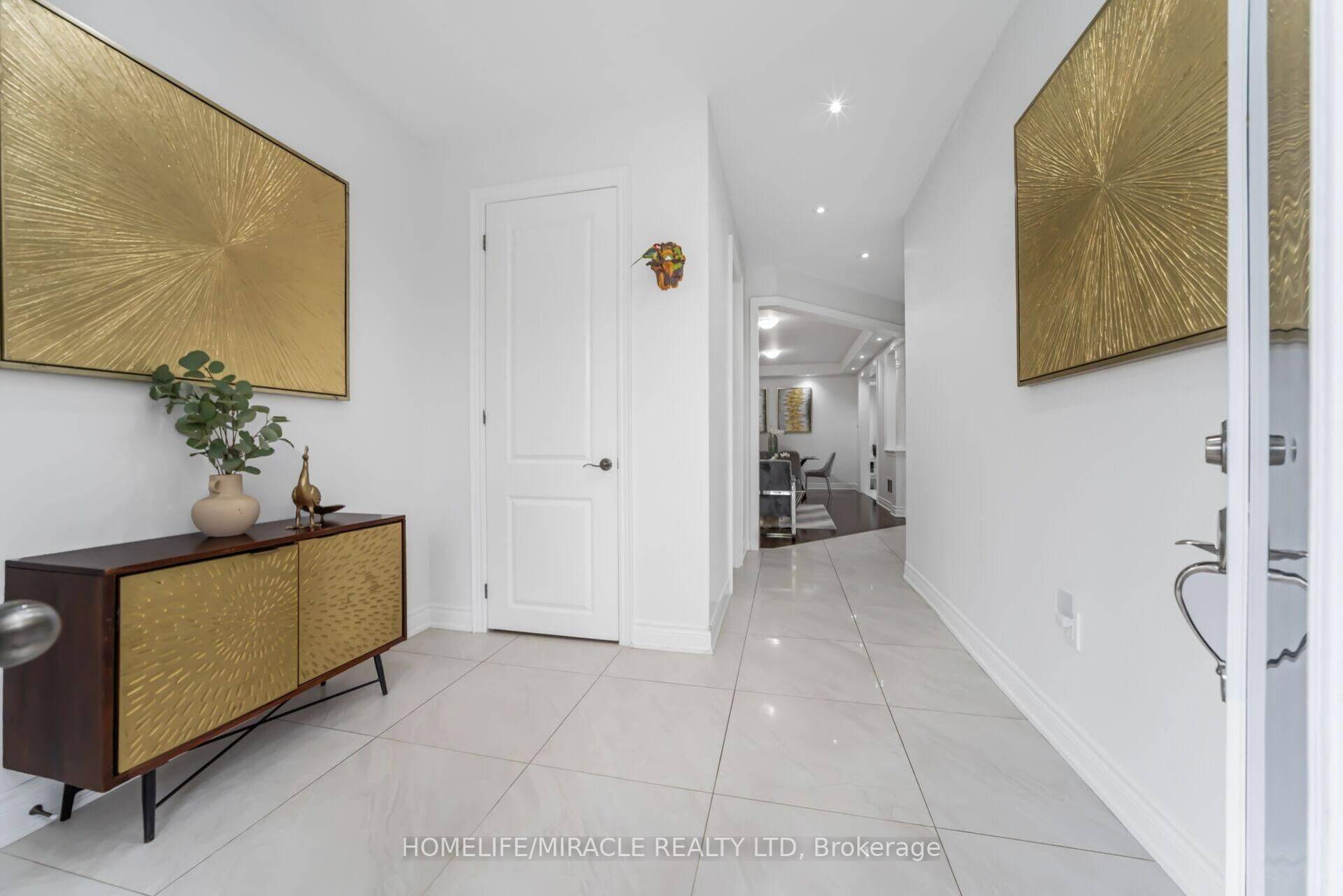 Brampton, ON L6X 5N8,10 Kenora ST