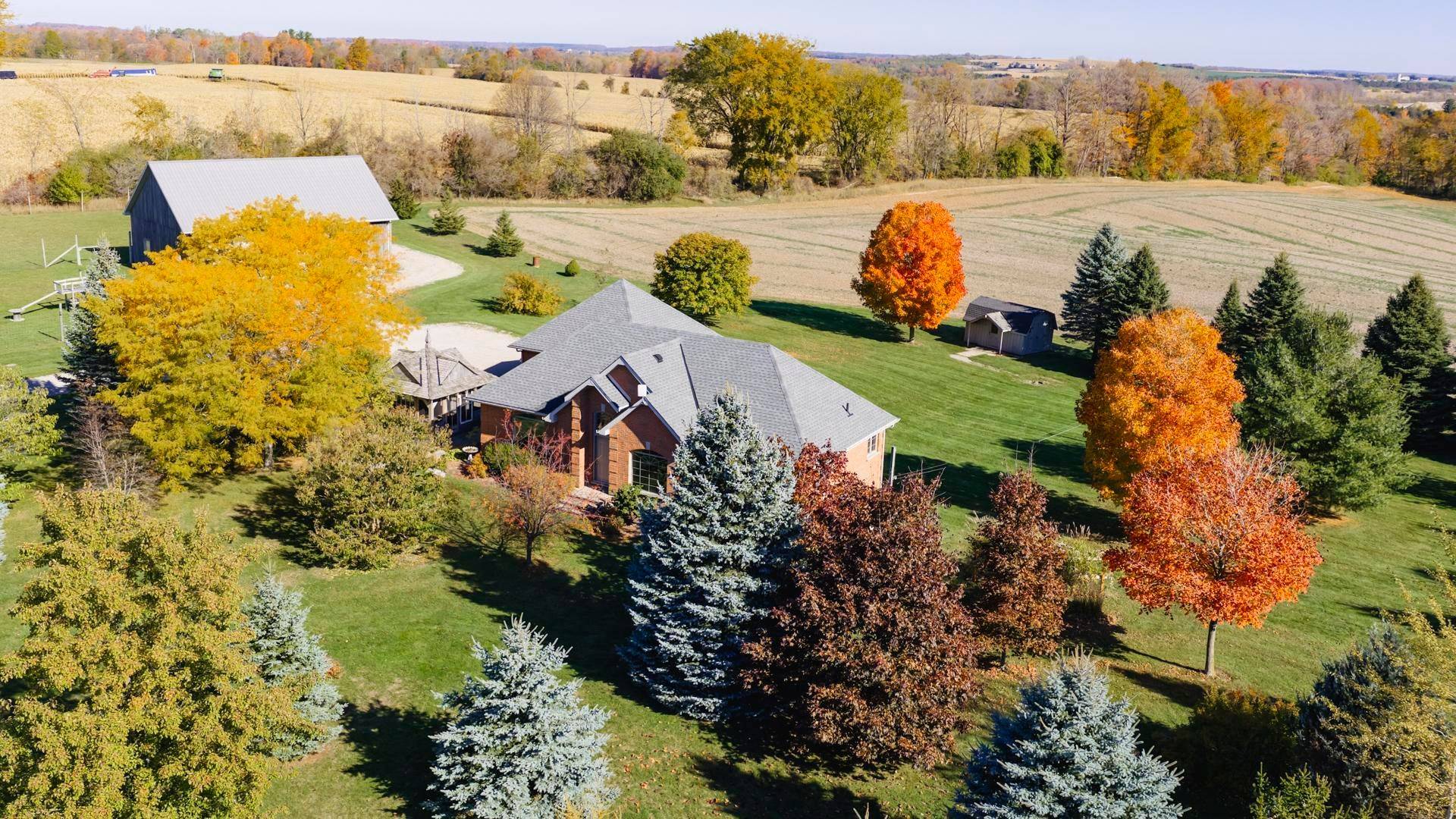 Ashfield-colborne-wawanosh, ON N7A 3Y1,81572 Lucknow Line