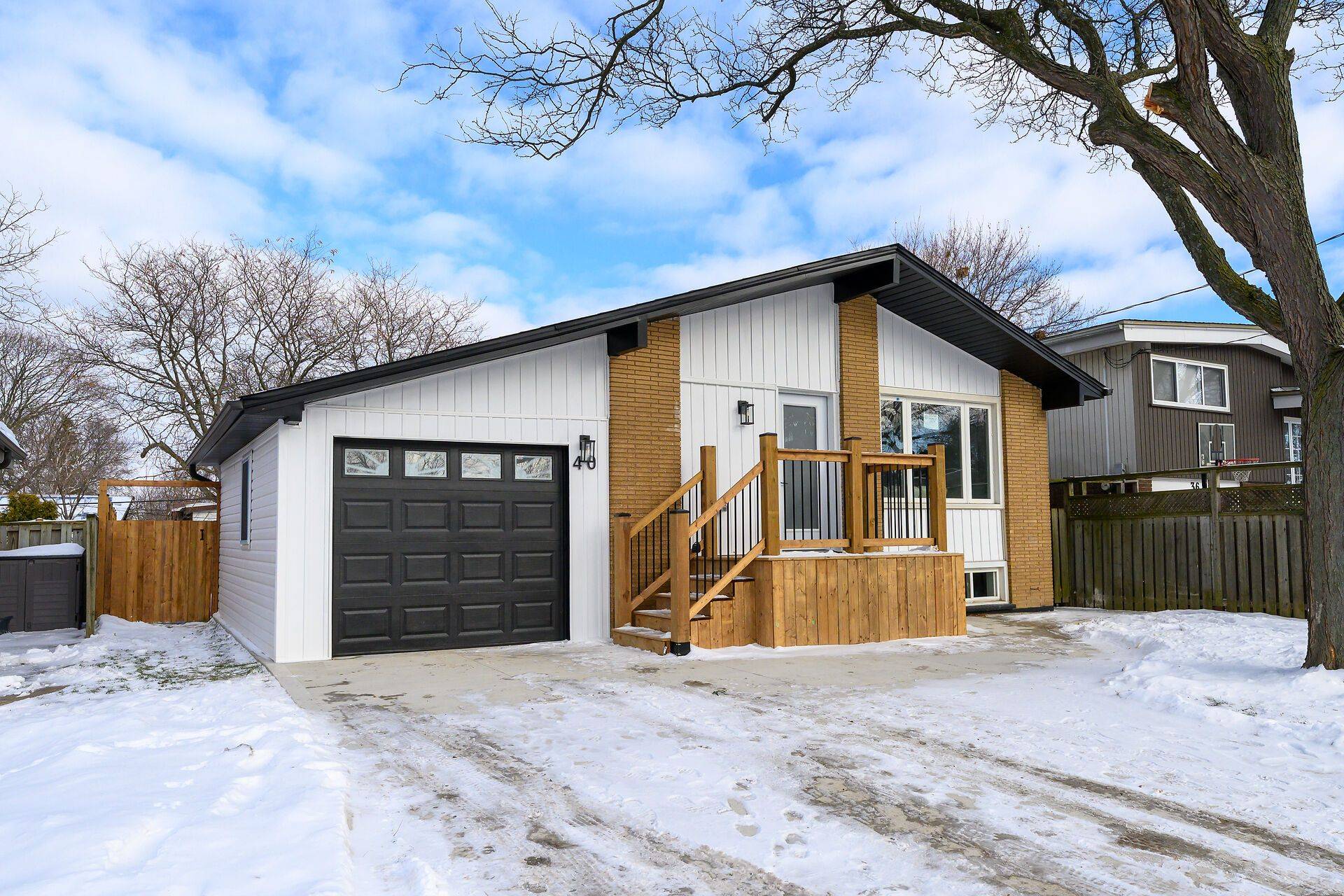 Hamilton, ON L9C 2G1,40 Westaway PL
