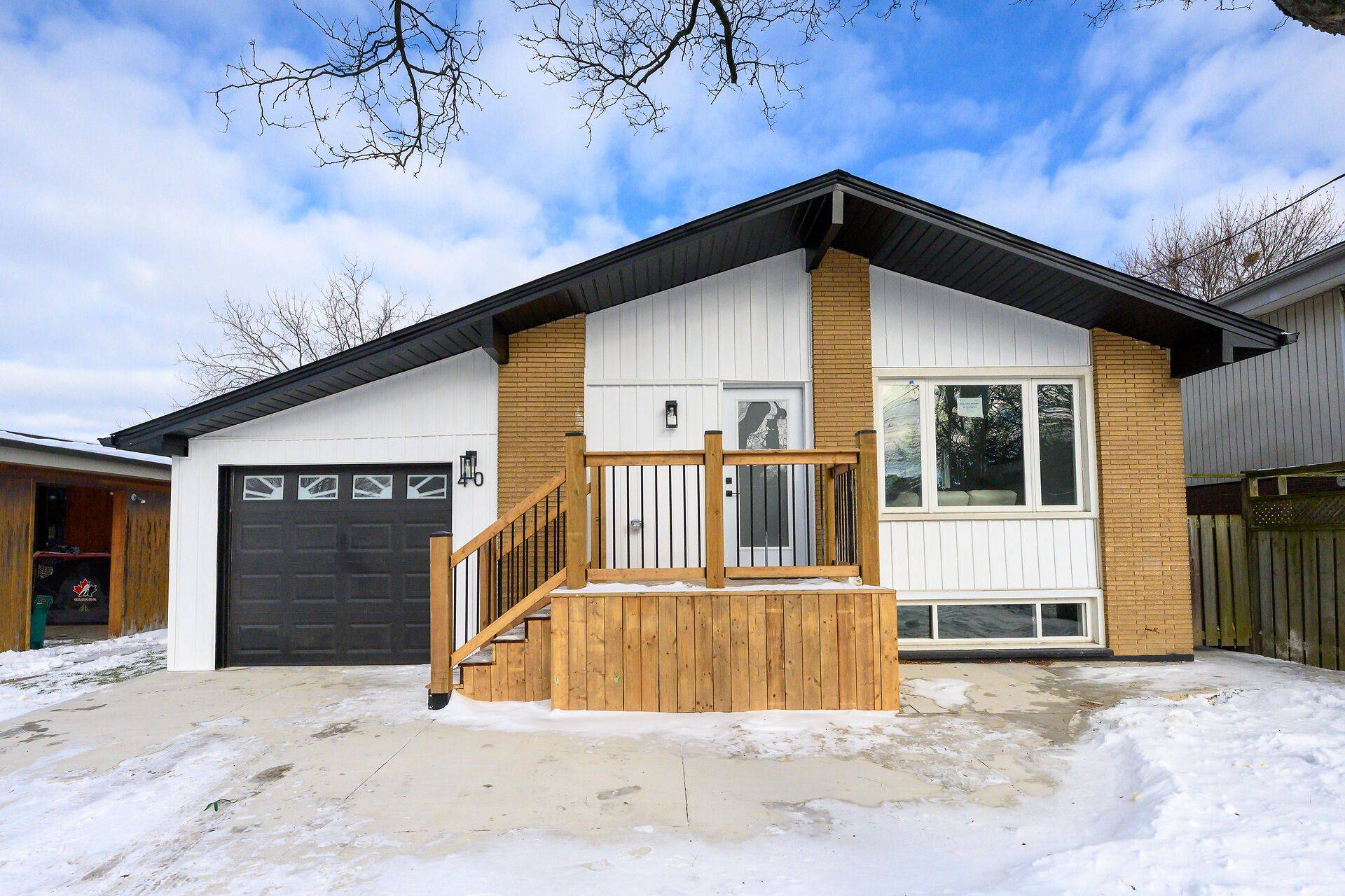 Hamilton, ON L9C 2G1,40 Westaway PL