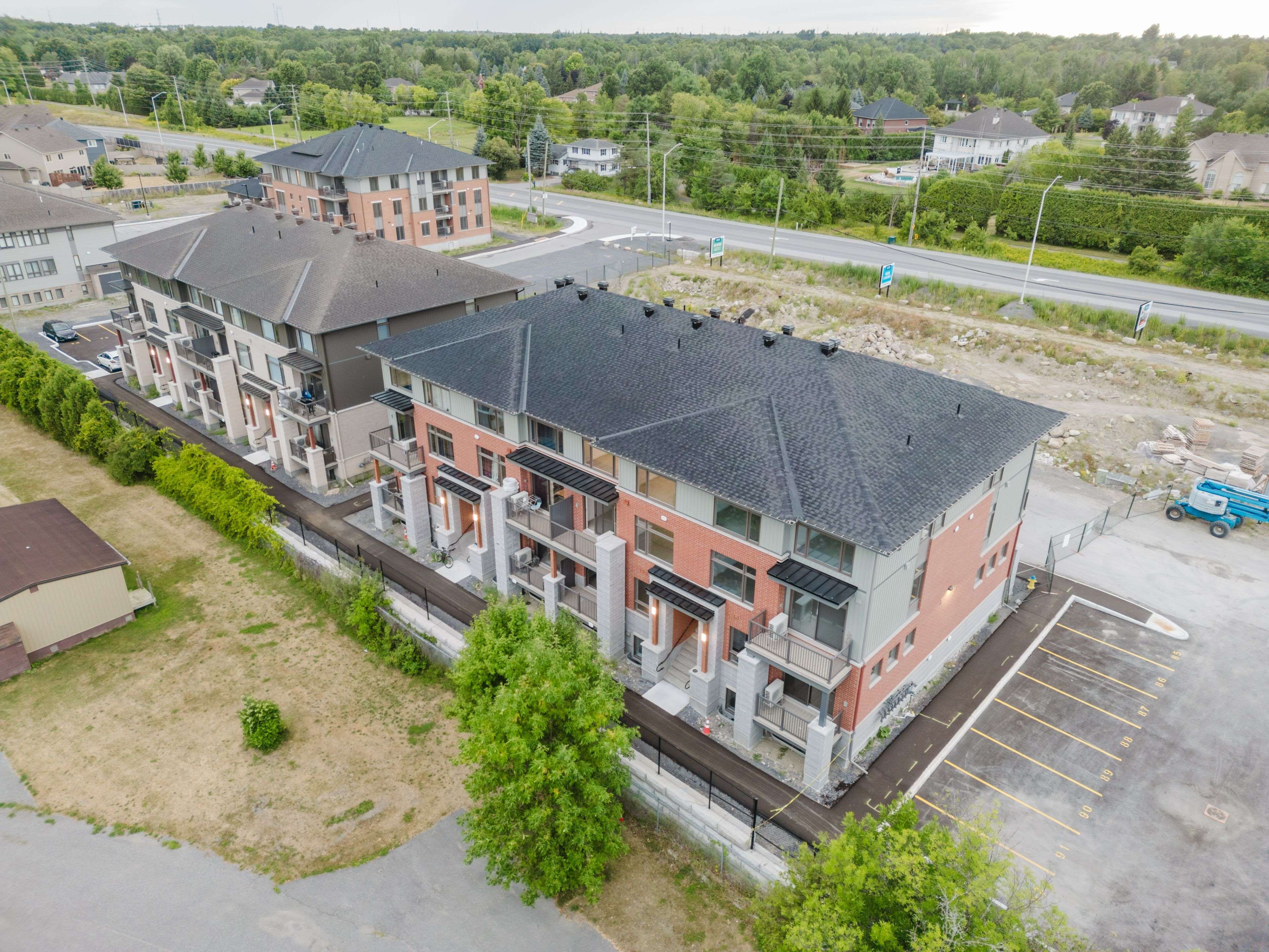 Barrhaven, ON K2J 4S3,207 Silhouette Private