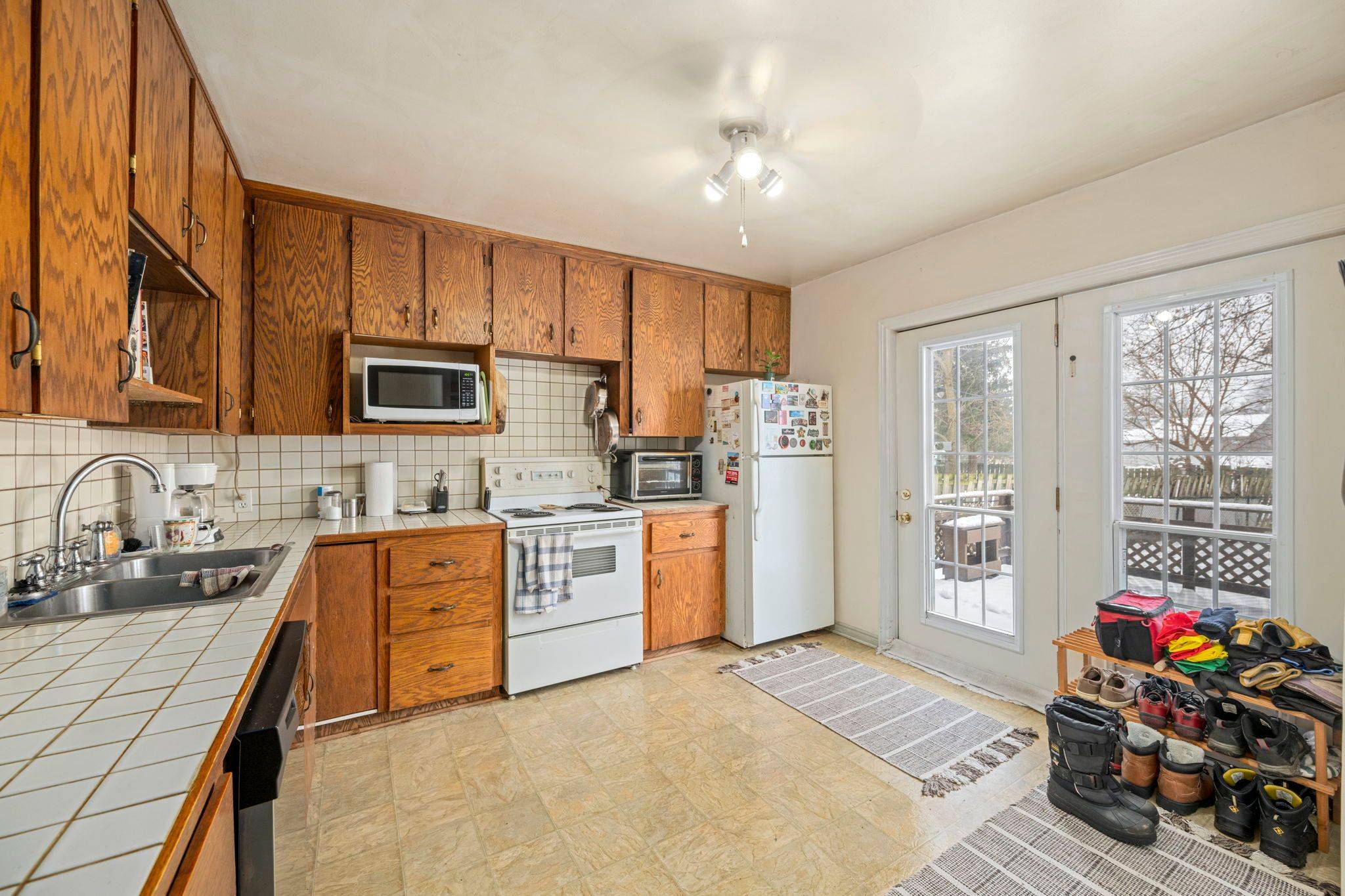 Newbury, ON N0L 1Z0,22949 Hagerty RD