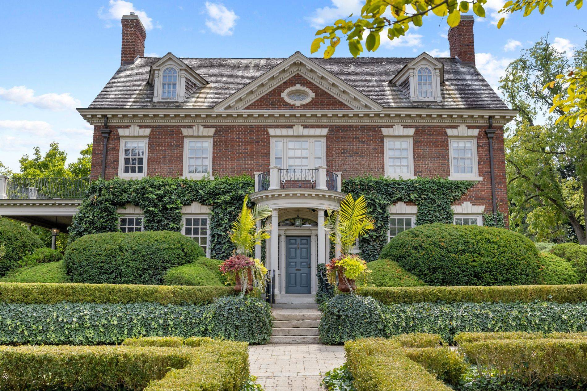 Cambridge, ON N1S 1J1,33 Salisbury AVE