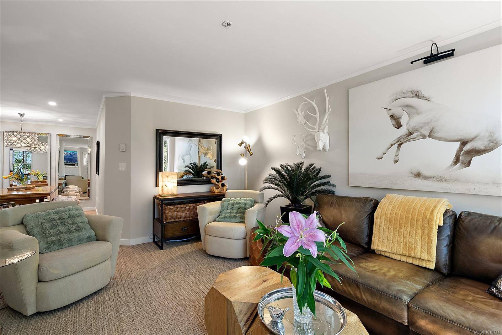 Saanich, BC V8X 1M5,3363 Glasgow Ave #305