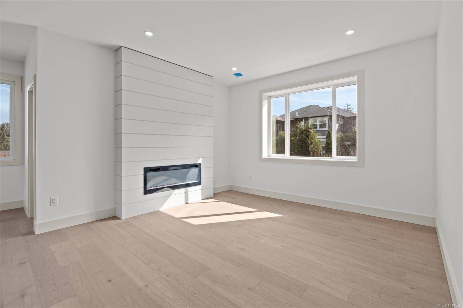 Colwood, BC V9C 0H2,571 Bezanton Way #1