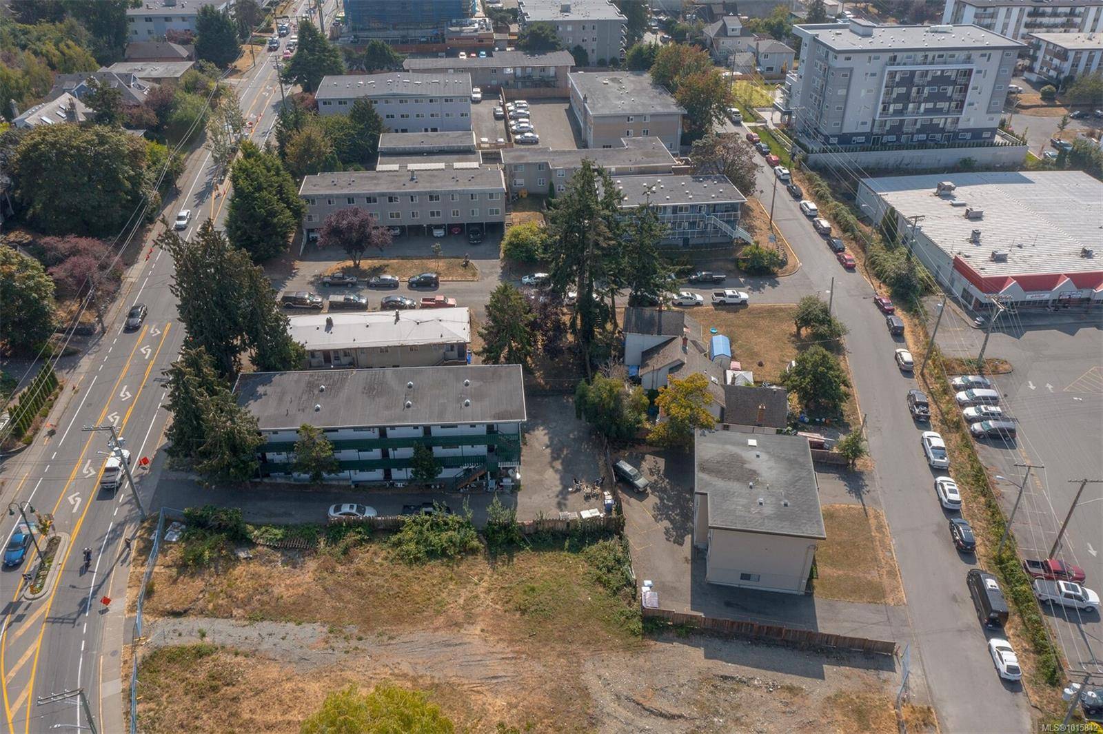 Esquimalt, BC V9A 4X9,656 Admirals Rd