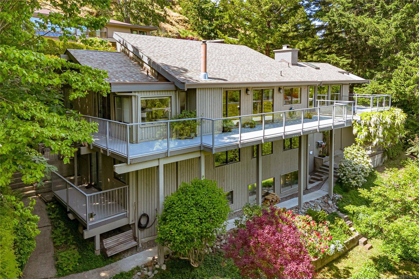 Saanich, BC V8Y 2P8,4689 Boulderwood Dr