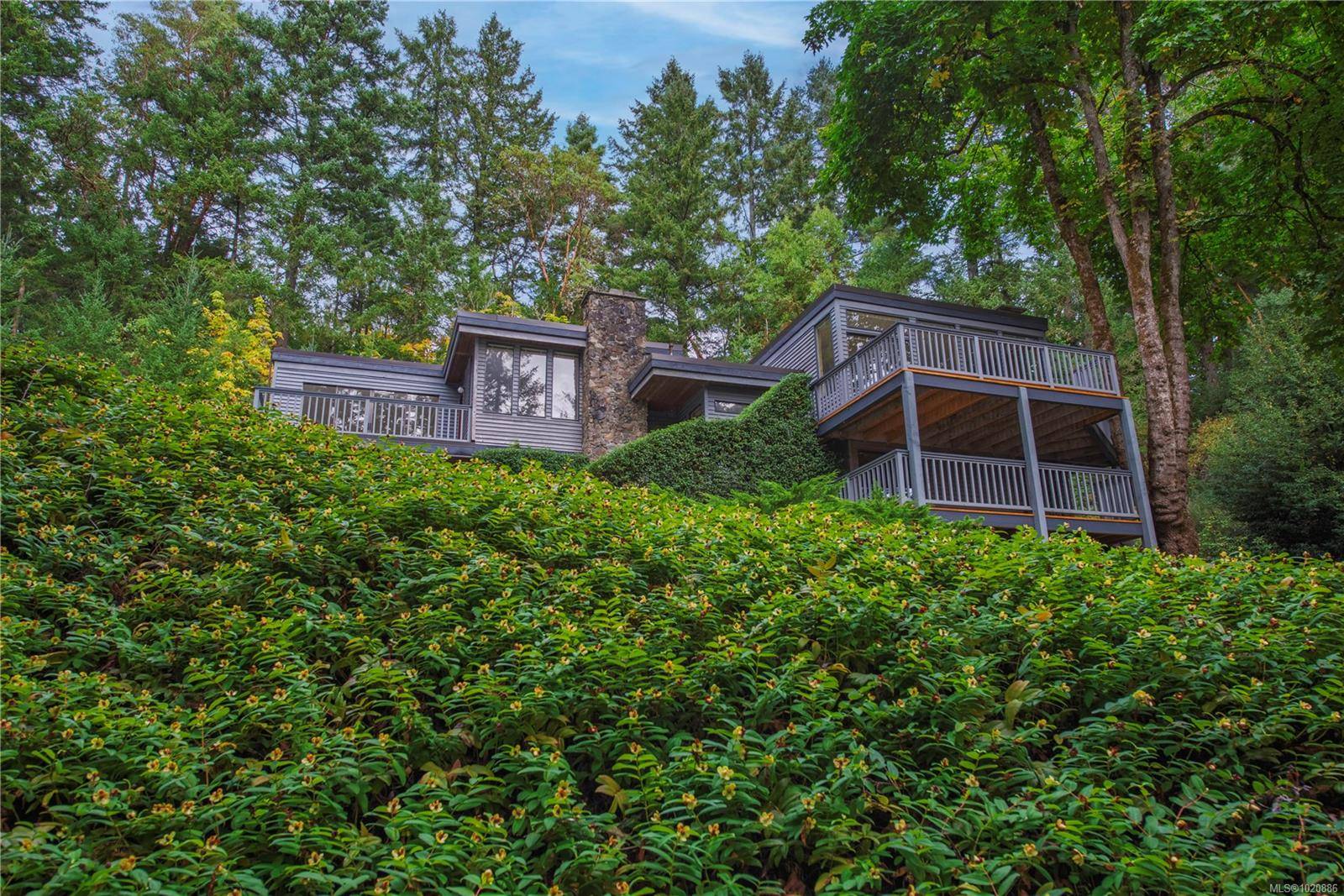 North Saanich, BC V8L 5R3,1252 TATLOW Rd