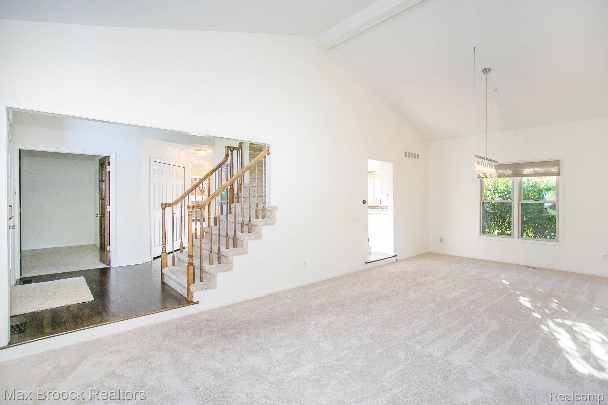 Troy, MI 48098,6817 Woodcrest DR