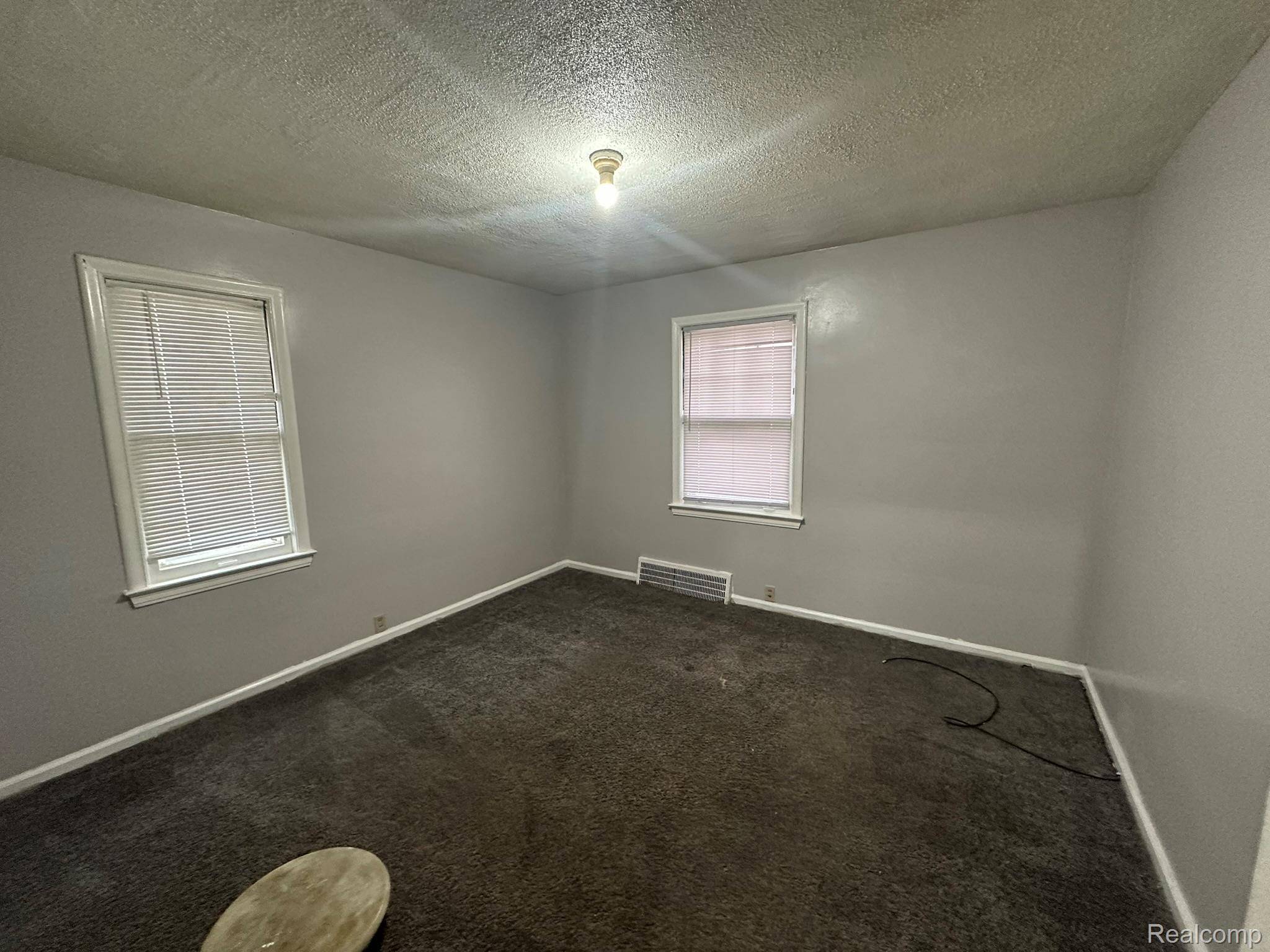 Detroit, MI 48228,7785 Mettetal ST