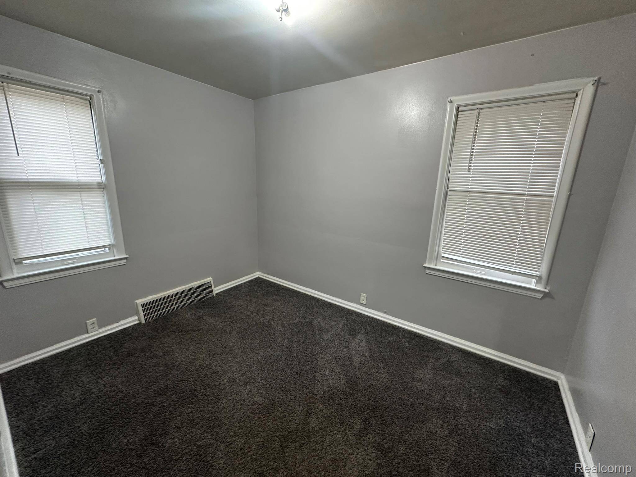 Detroit, MI 48228,7785 Mettetal ST