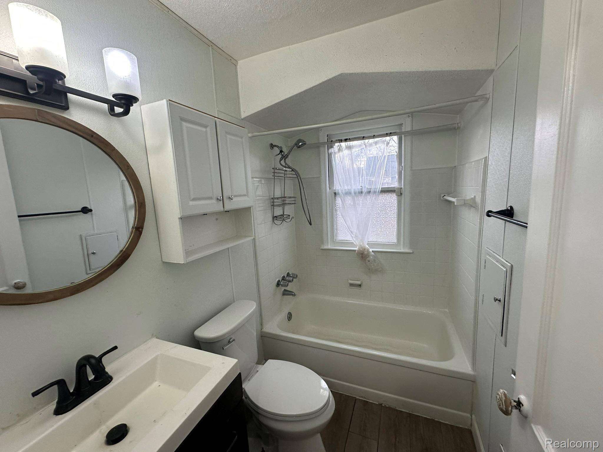 Detroit, MI 48228,7785 Mettetal ST