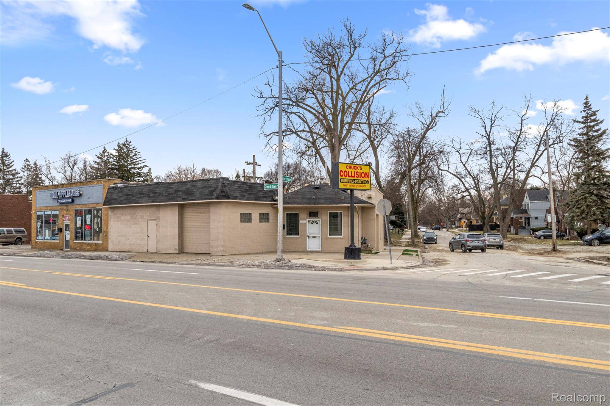 Detroit, MI 48219,21151 Grand River AVE