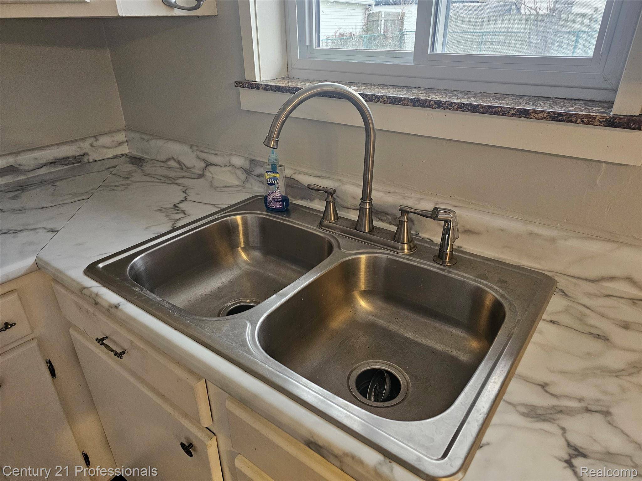 Westland, MI 48185,30731 Mackenzie DR