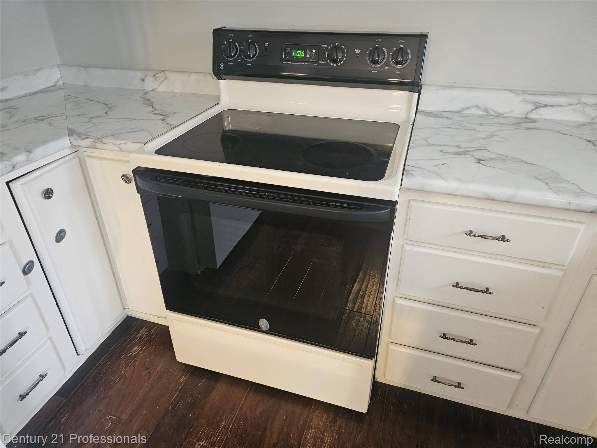 Westland, MI 48185,30731 Mackenzie DR