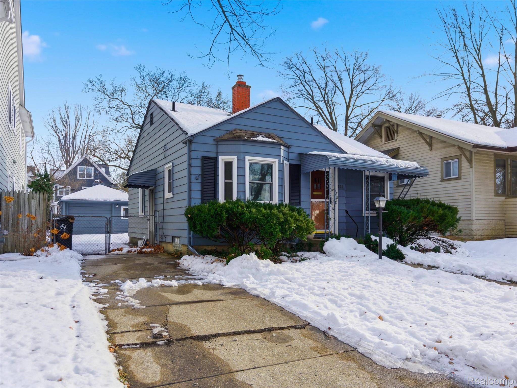 Royal Oak, MI 48067,922 N MAPLE AVE