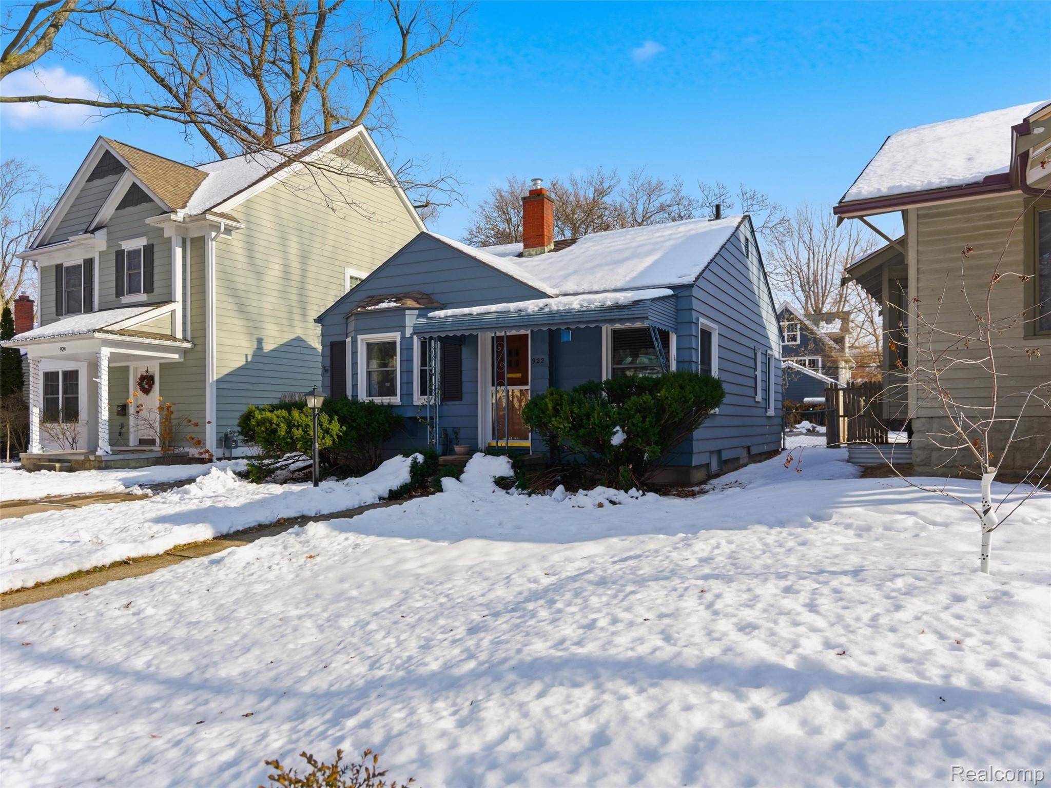 Royal Oak, MI 48067,922 N MAPLE AVE