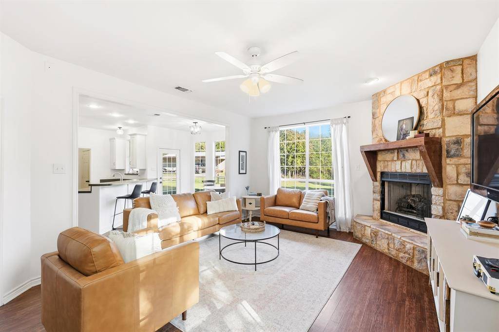 Collinsville, TX 76233,640 County Road 203