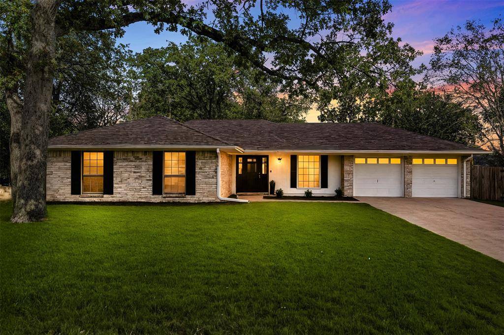 Arlington, TX 76016,5705 Woodhollow Drive
