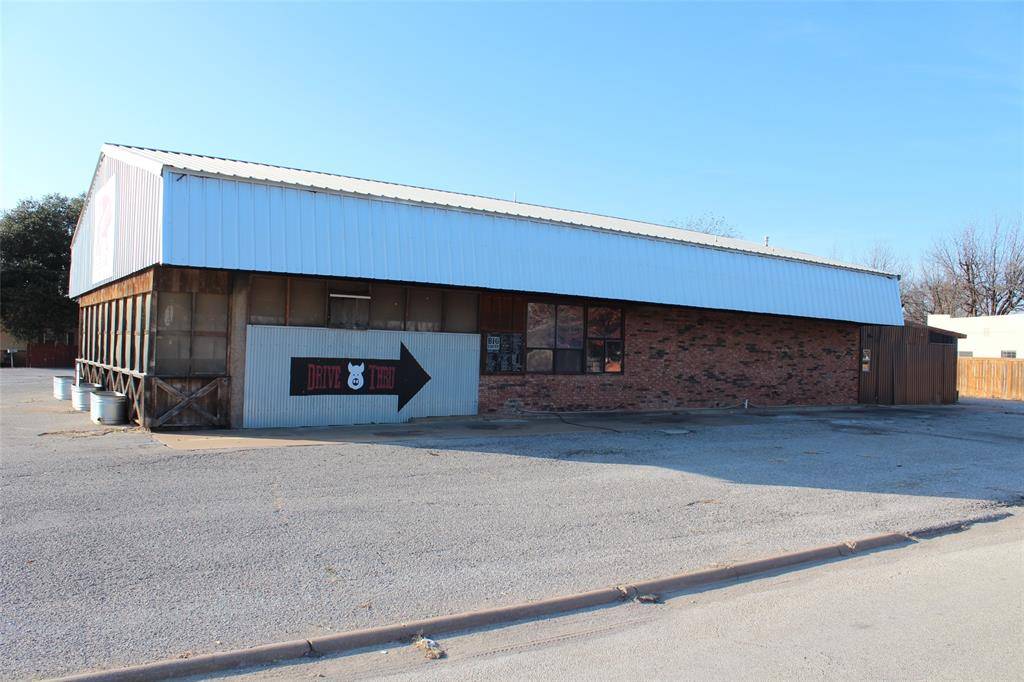 Seymour, TX 76380,700 W California Street
