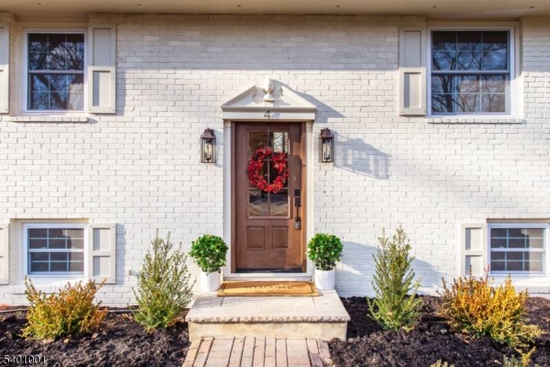 Morris Twp., NJ 07960,4 Barberry Rd