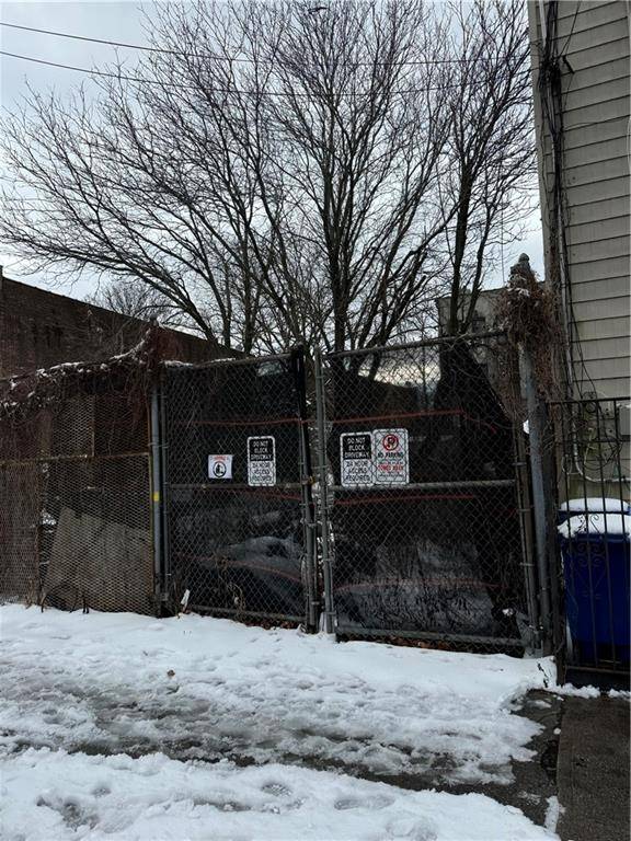 Brooklyn, NY 11208,210 Montauk AVE