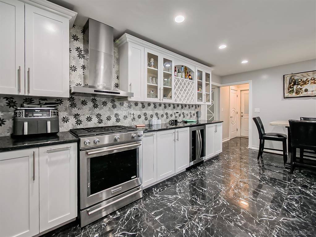 Troy, MI 48083,2196 Niagara ST