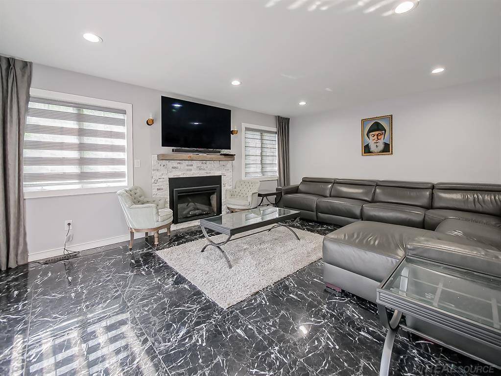 Troy, MI 48083,2196 Niagara ST