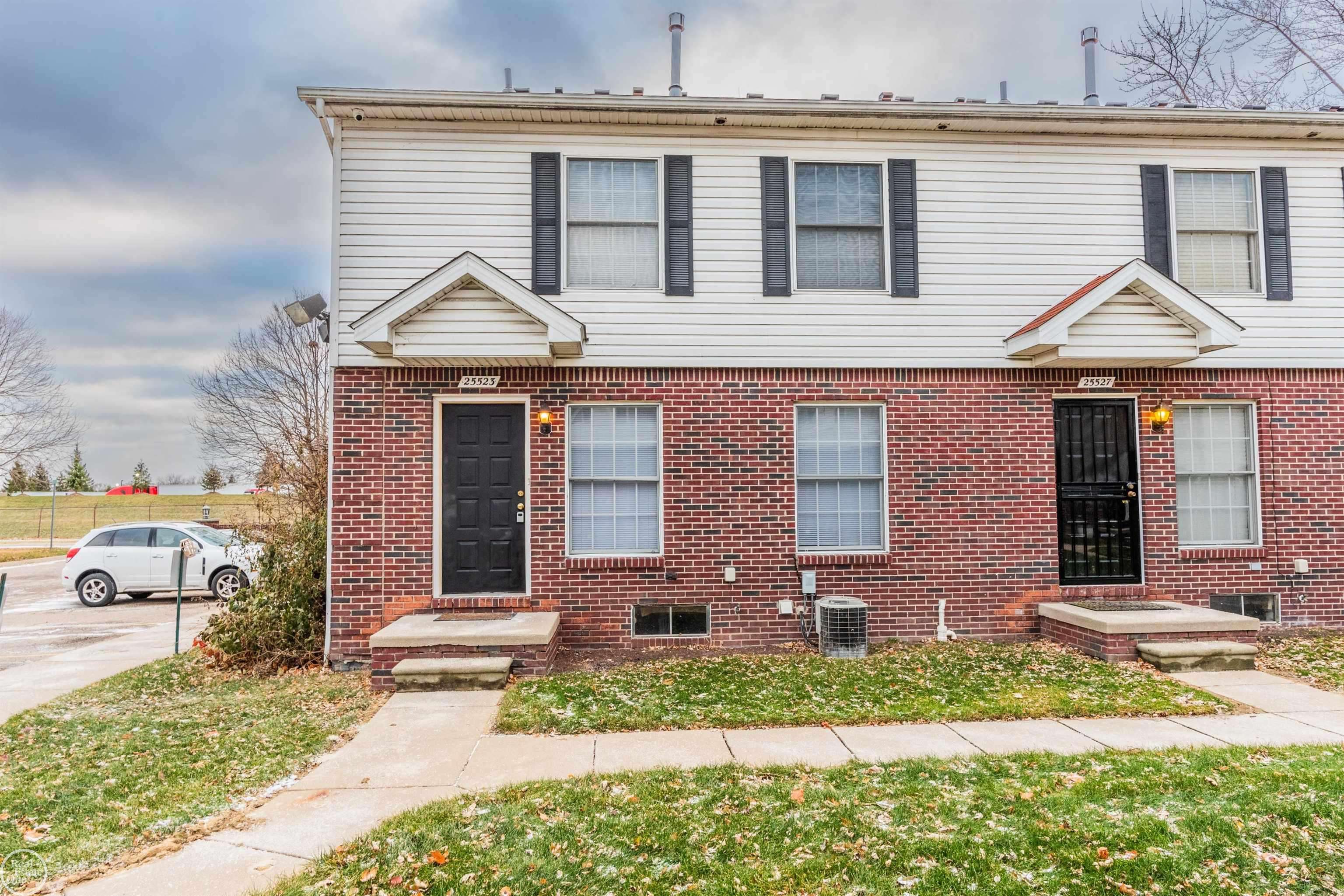 Roseville, MI 48066,25523 Knoll DR