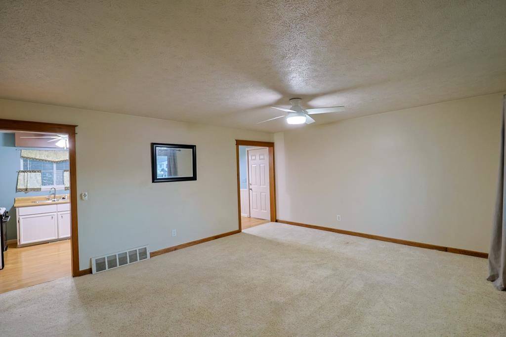 Saginaw, MI 48638,5431 Willowbrook DR