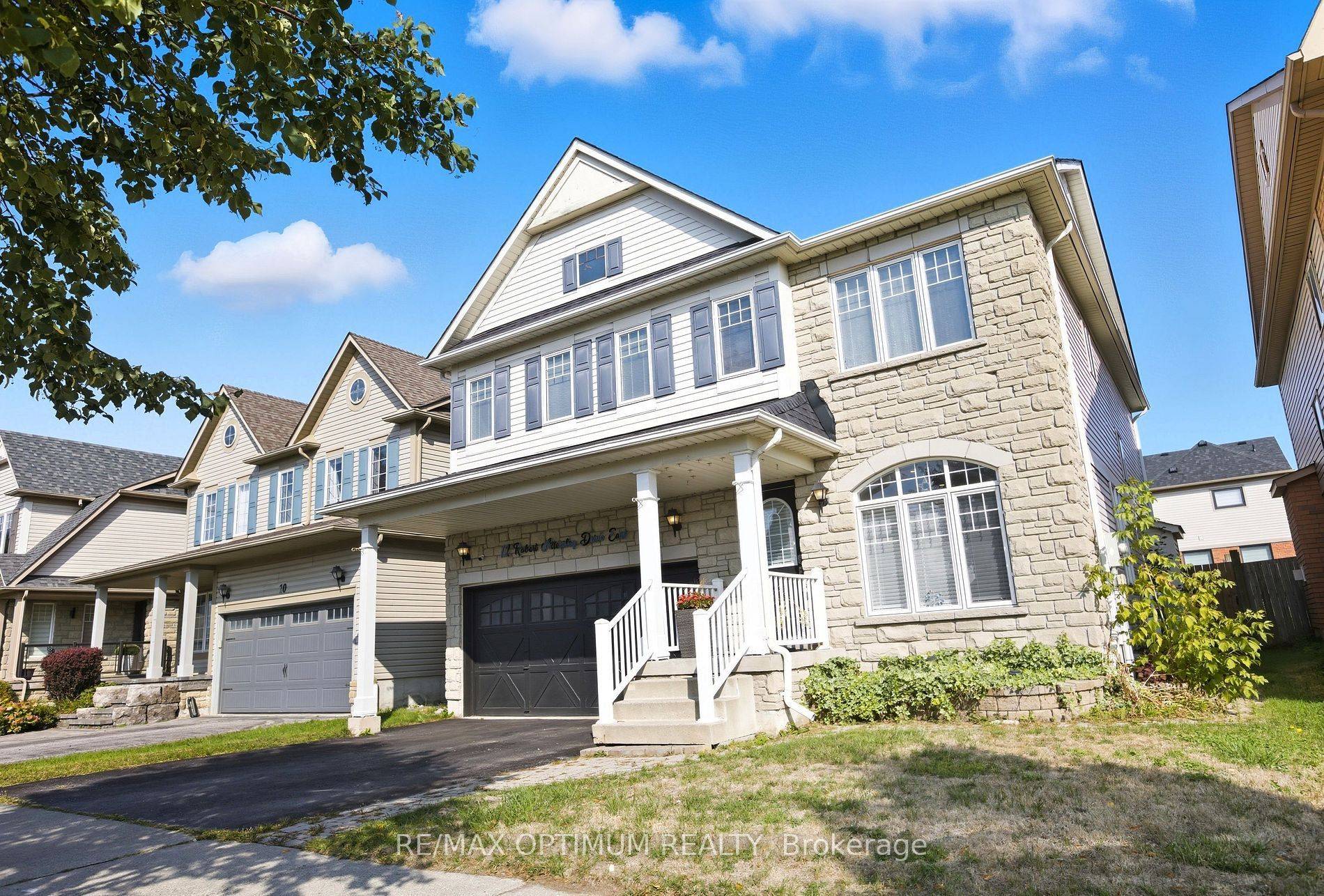 Whitby, ON L1R 3E3,12 Robert Attersley DR E