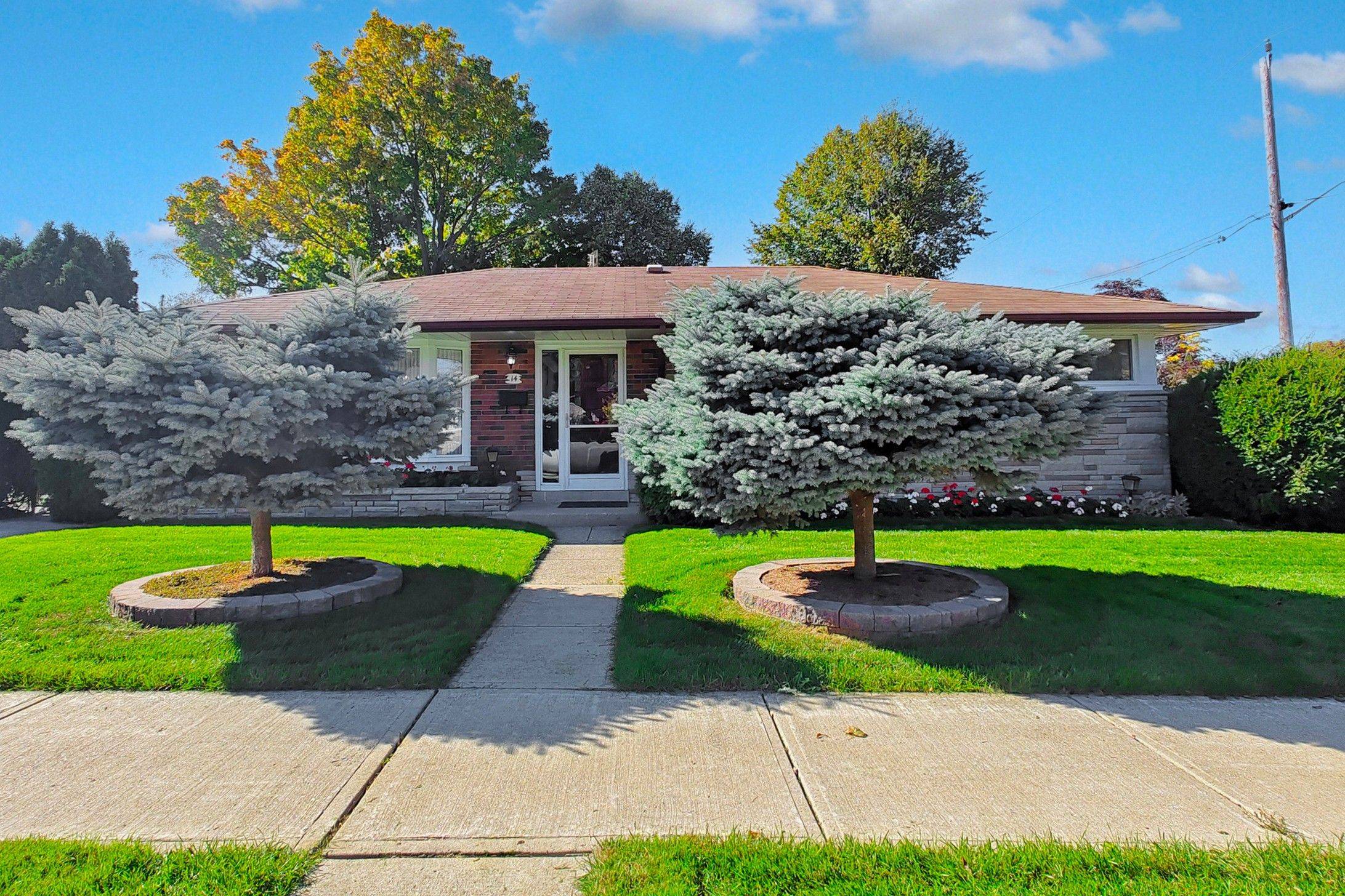 Toronto E09, ON M1G 2X8,14 Dalehurst AVE