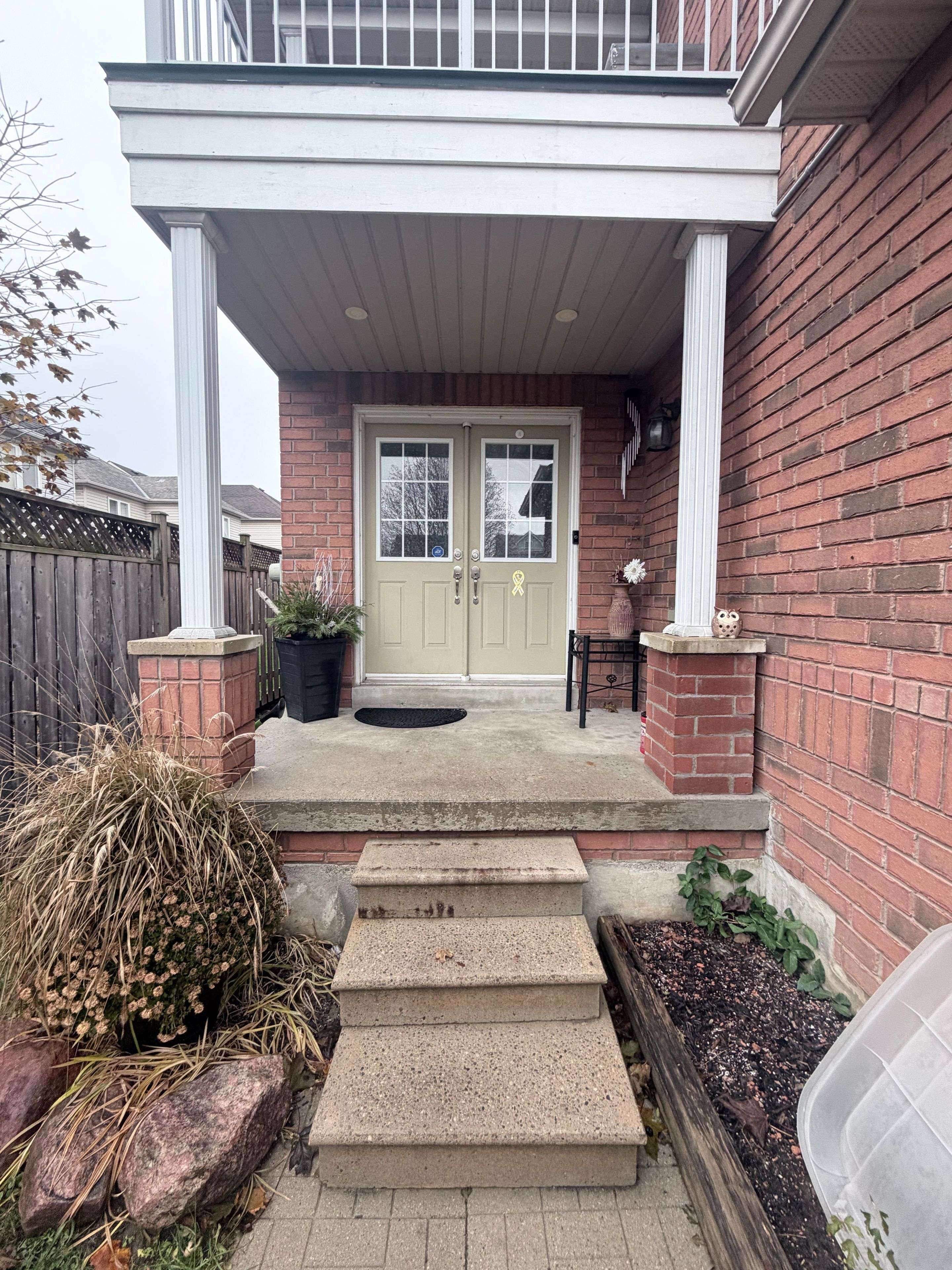 Clarington, ON L1C 5K1,82 Hutton PL