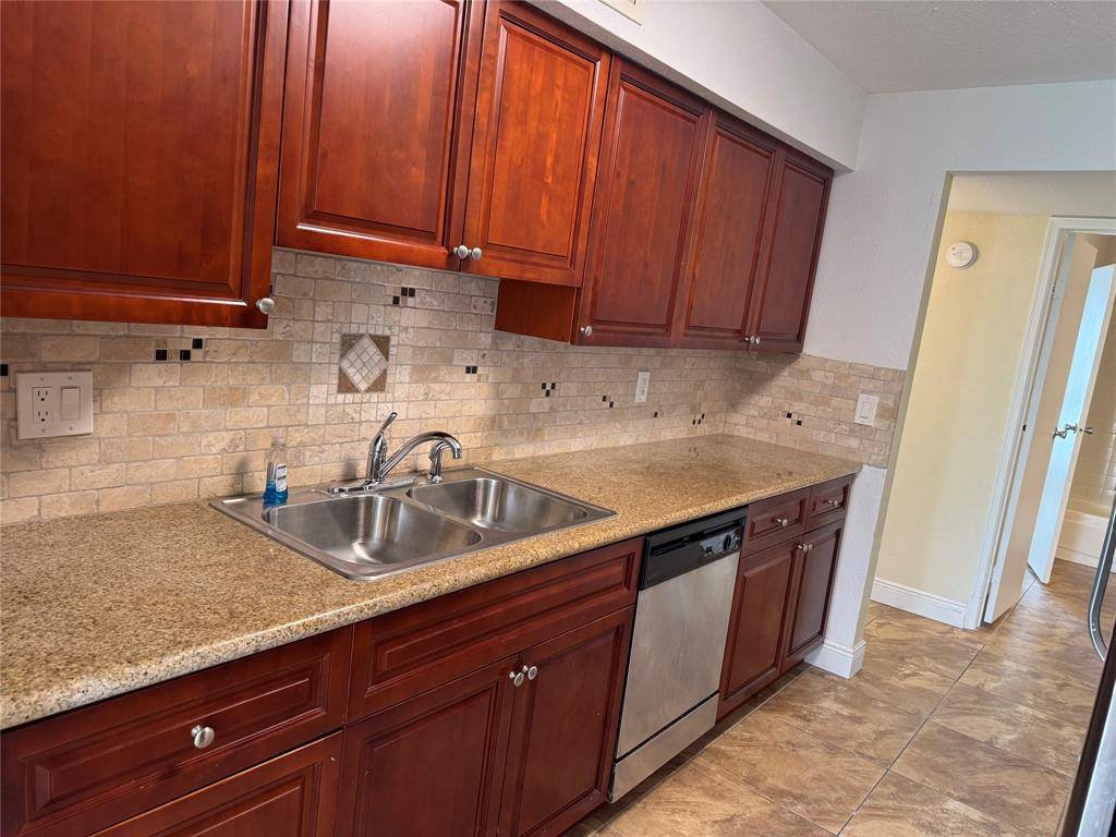 Coral Springs, FL 33071,805 Riverside Dr #1112