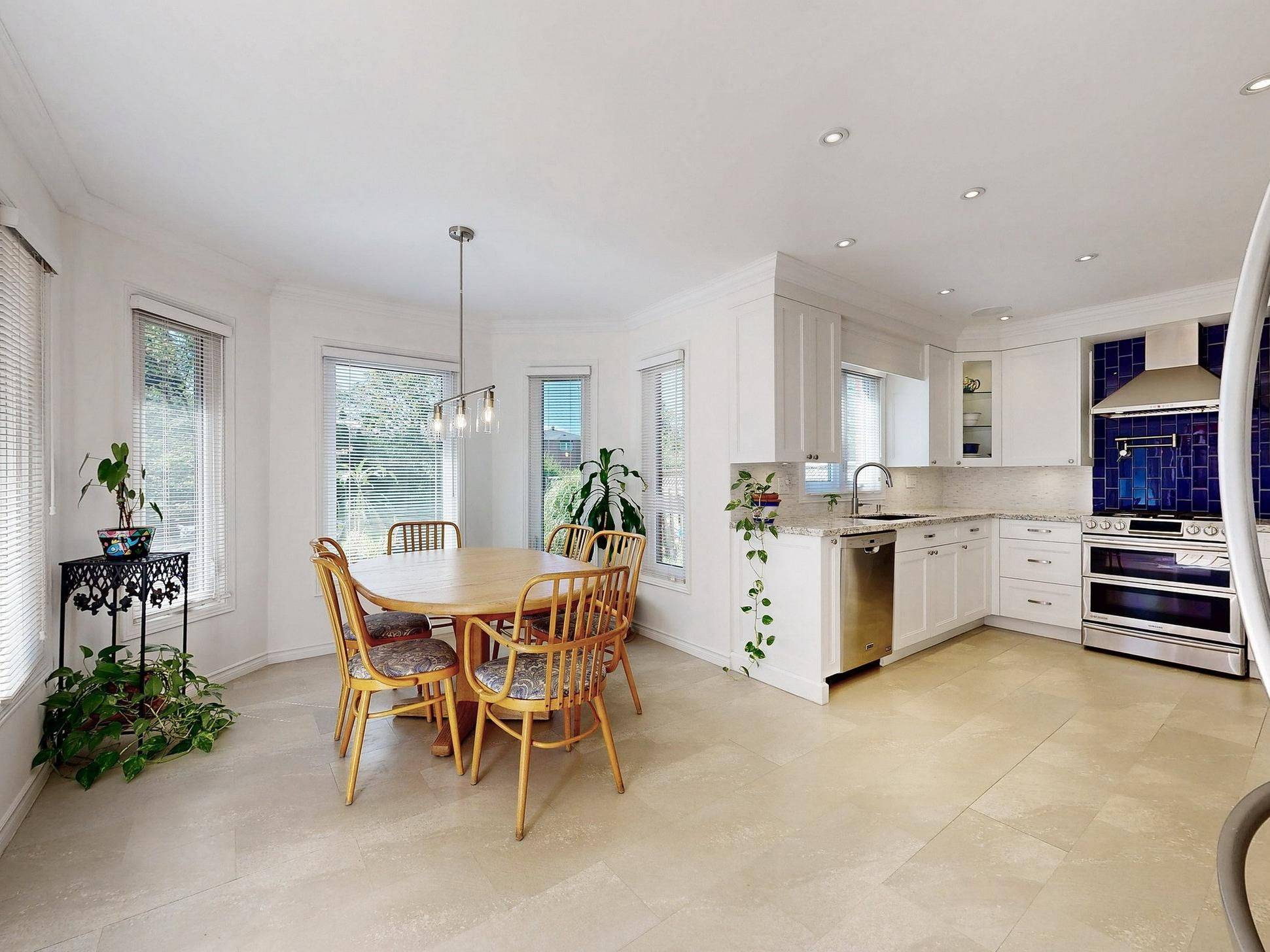 Vaughan, ON L4J 6N9,48 Millcroft WAY