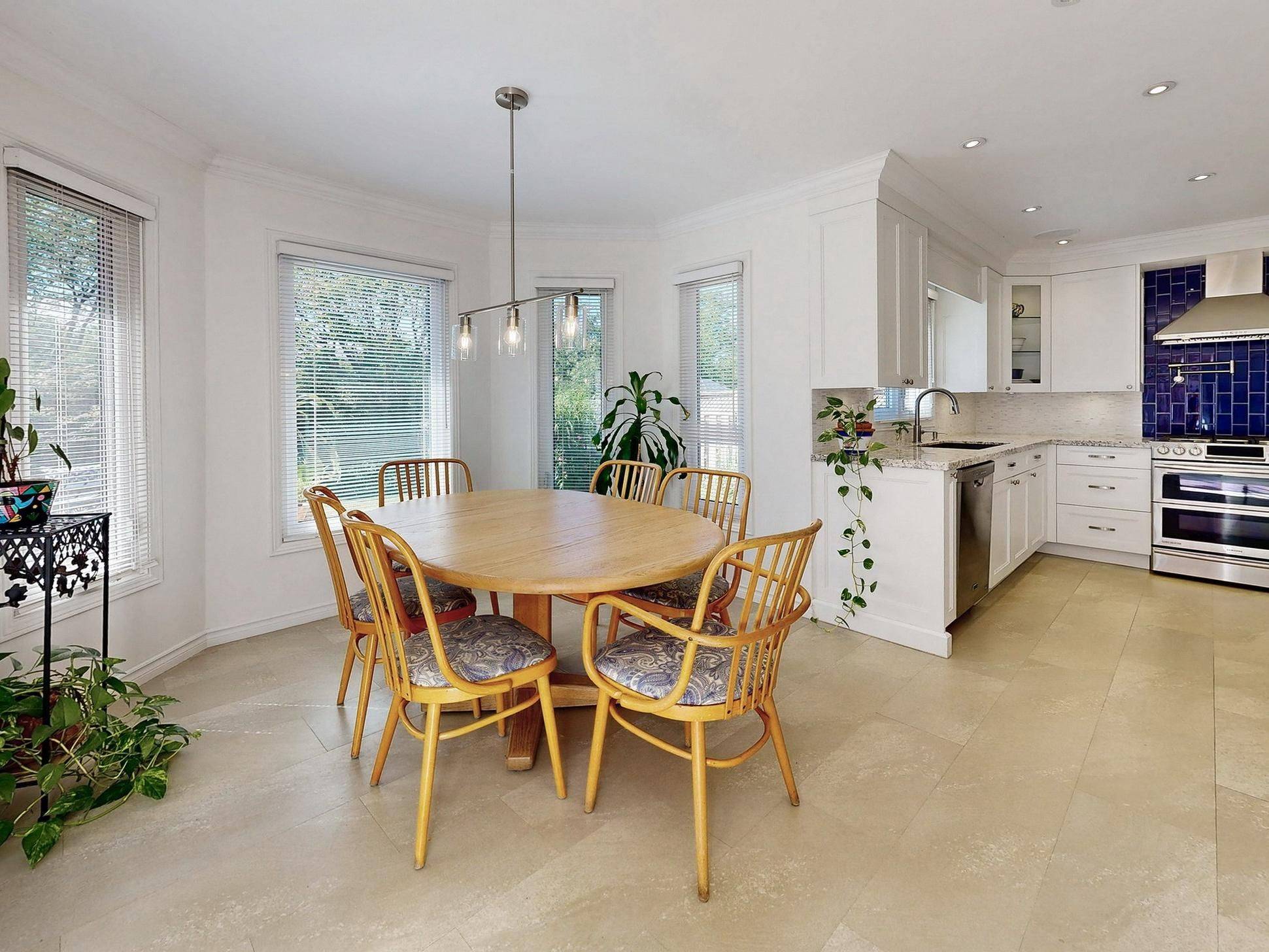 Vaughan, ON L4J 6N9,48 Millcroft WAY