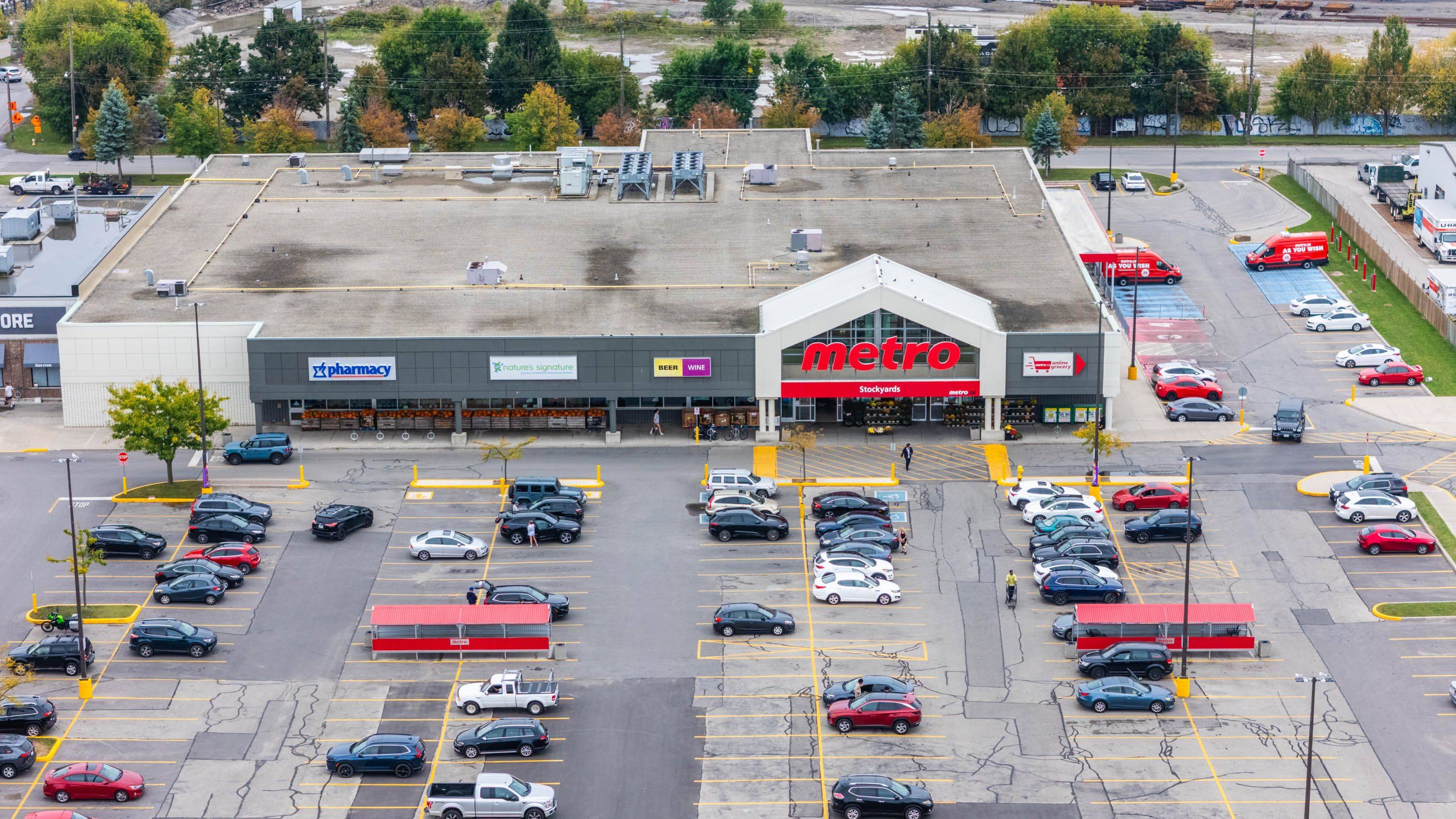 Toronto W02, ON M6N 1K5,2151 St. Clair AVE W #104