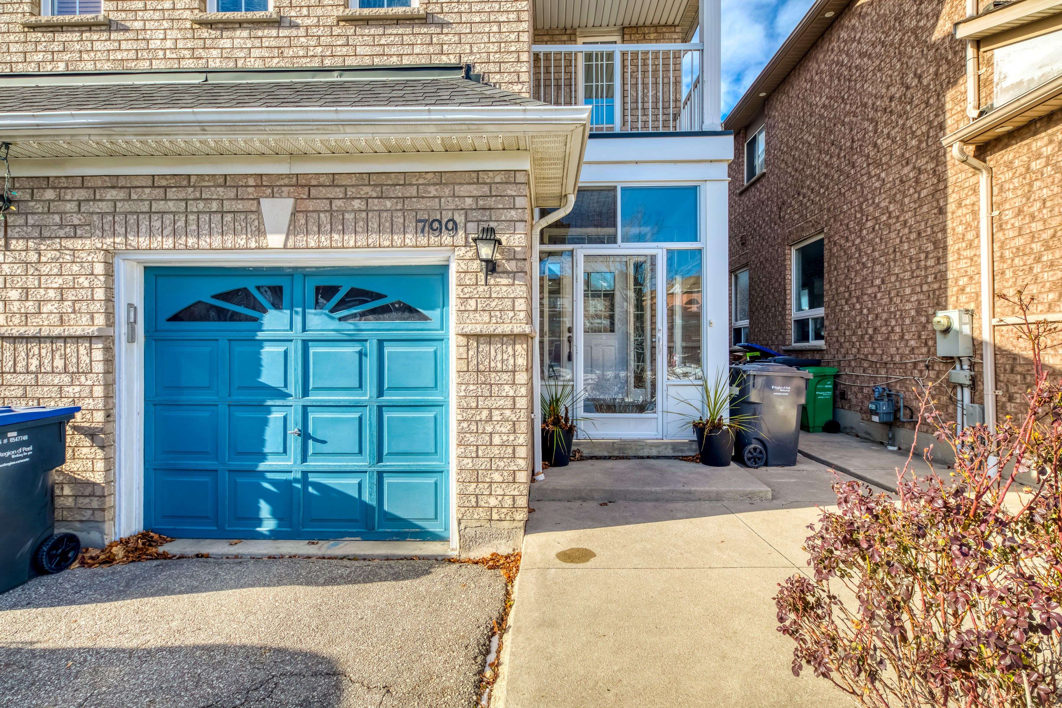 Mississauga, ON L5V 2R2,799 Khan CRES #UPPER