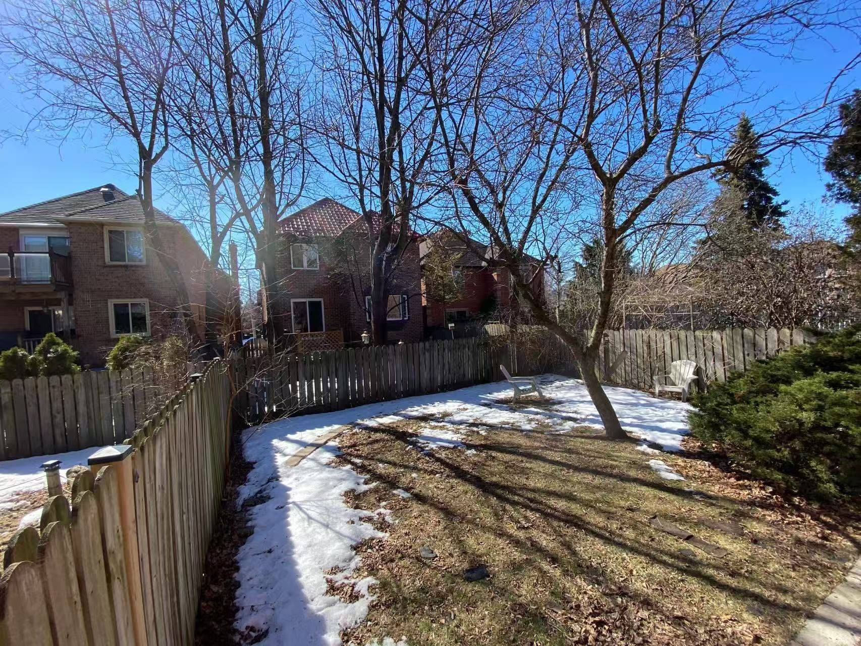 Mississauga, ON L5C 3W3,4144 Lastrada Lower HTS