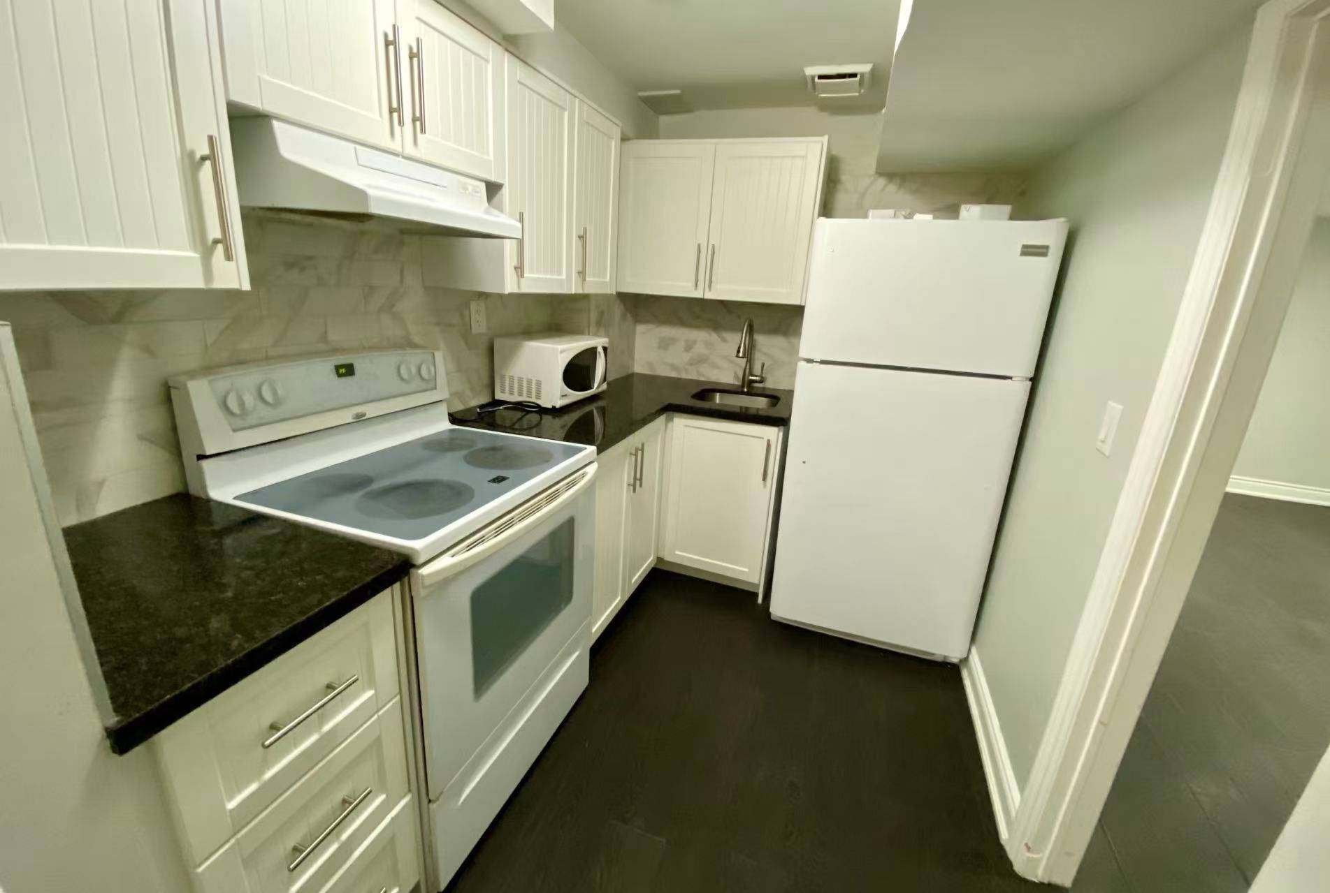 Mississauga, ON L5C 3W3,4144 Lastrada Lower HTS