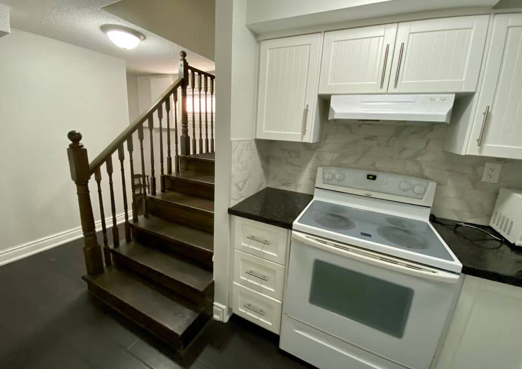 Mississauga, ON L5C 3W3,4144 Lastrada Lower HTS