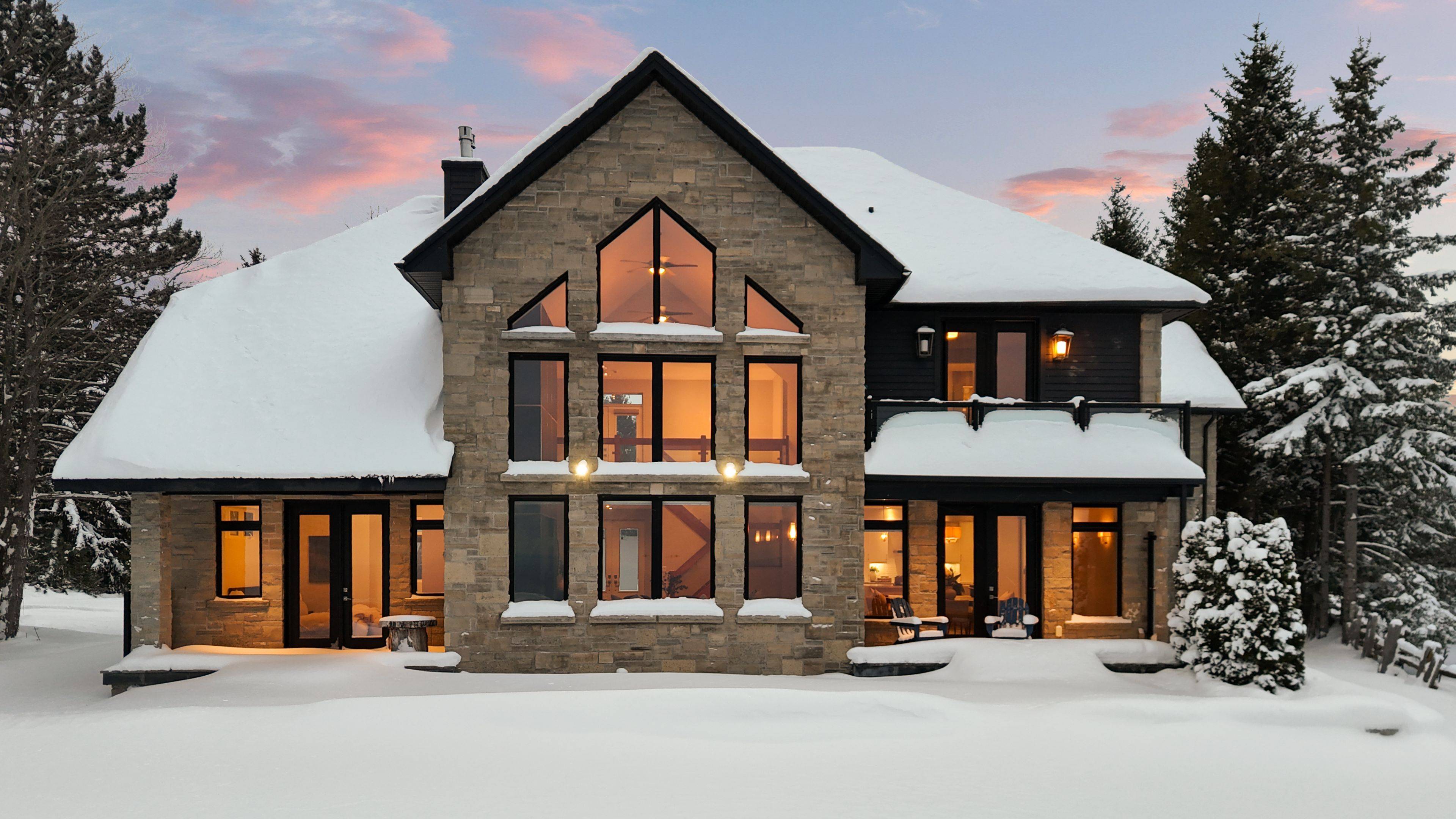 Blue Mountains, ON N0H 2E0,107 Maple LN