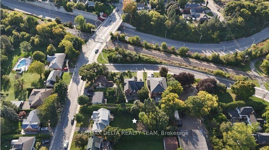 Alta Vista And Area, ON K1H 5M4,149 PLEASANT PARK RD