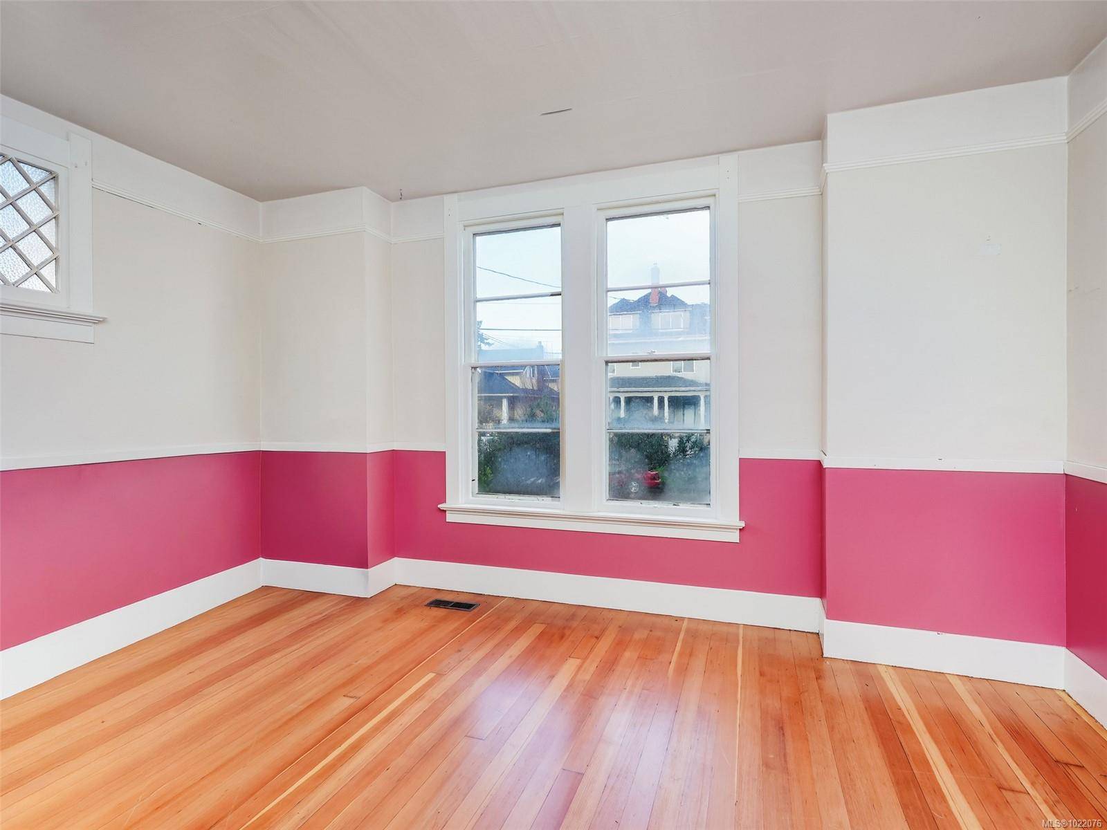 Victoria, BC V8T 1M7,1029 Queens Ave