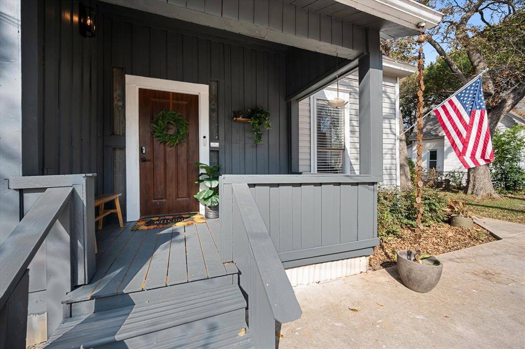 Cleburne, TX 76033,216 W Willingham Street