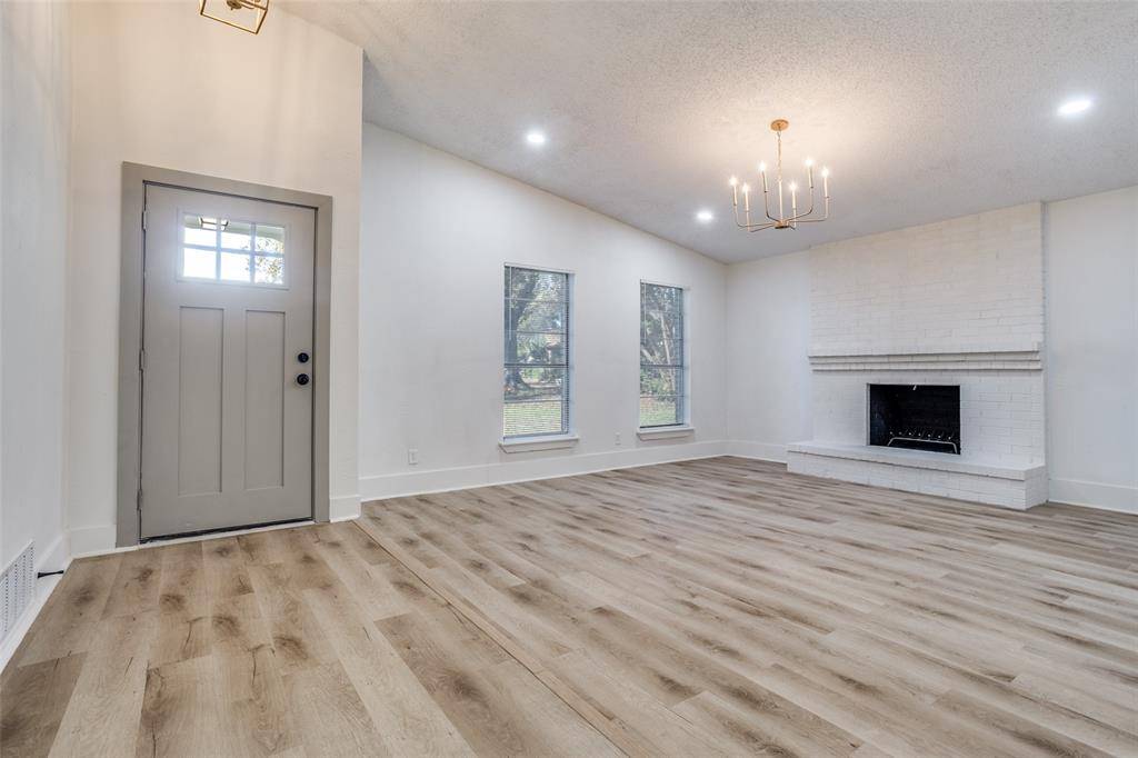 Garland, TX 75043,926 Meadowcove Circle