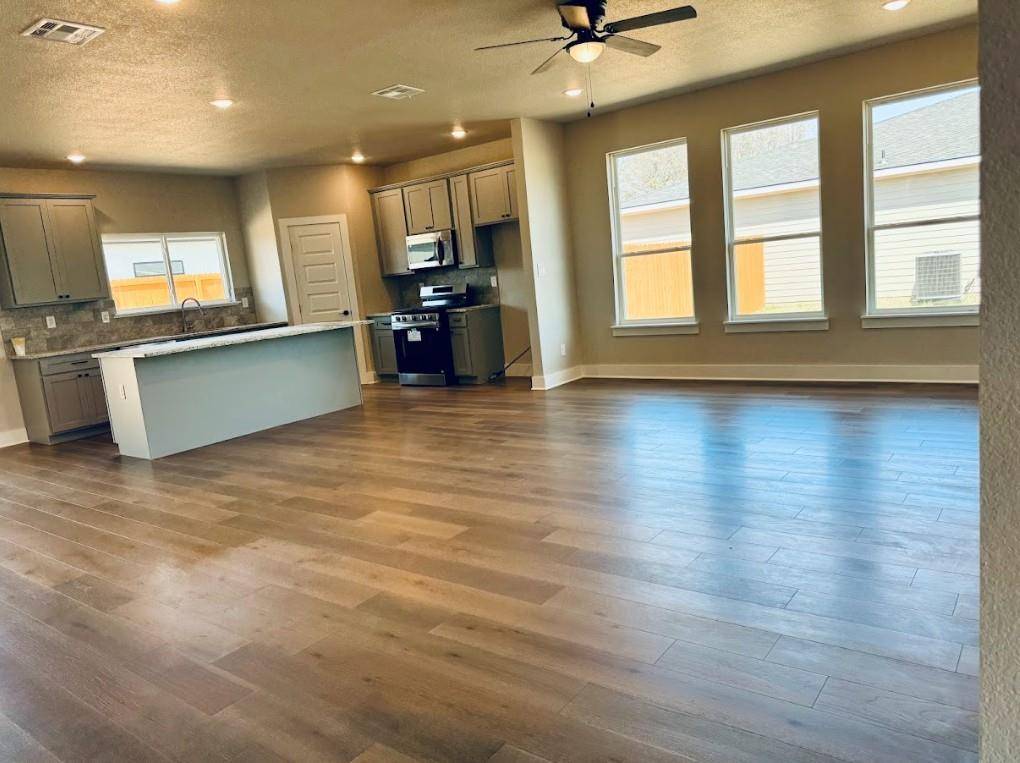 Lindale, TX 75771,15513 Greenhouse Way