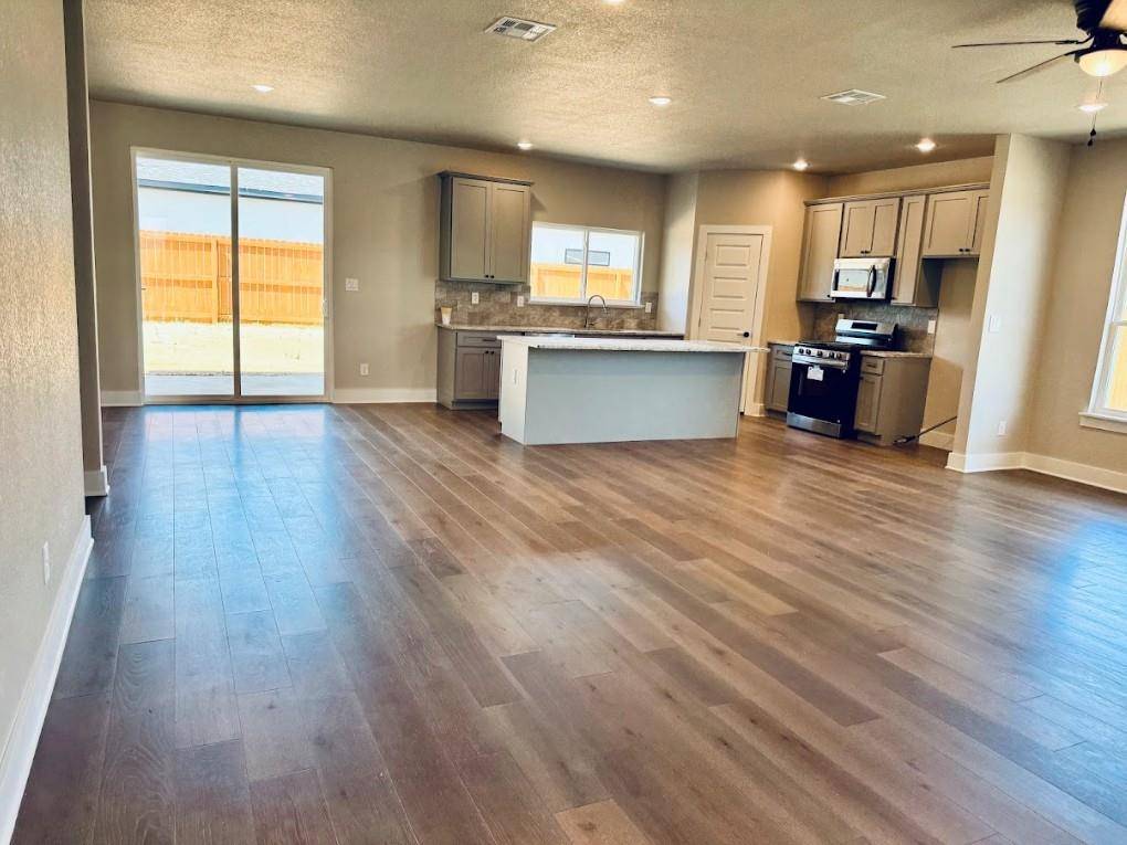 Lindale, TX 75771,15513 Greenhouse Way