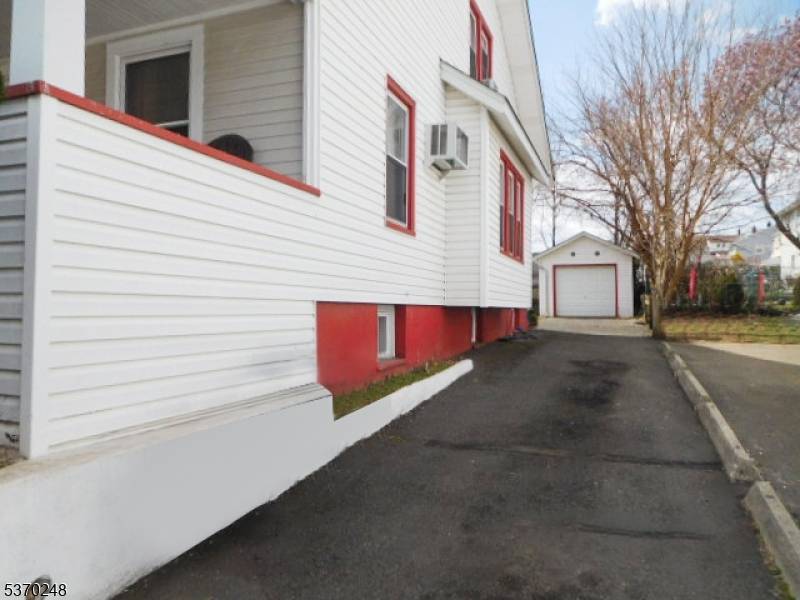 Clifton City, NJ 07011,348 Lakeview Ave